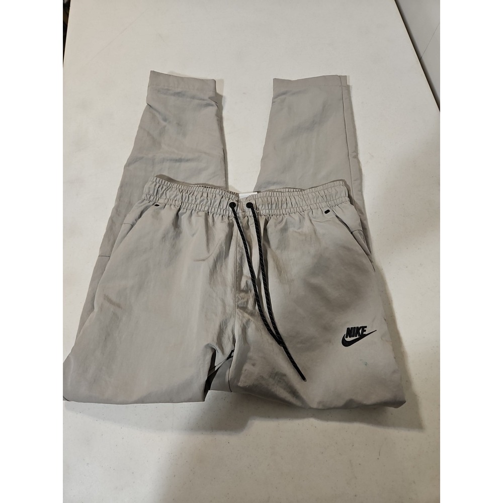 Nike Sportswear Tech Essentials Pants Mens Small Gray Pockets NWT (1611